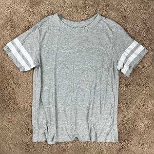 American Eagle Grey Shirt